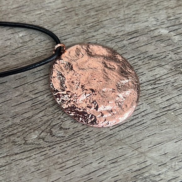 Paris Leather Chain Rose Hammered Necklace 
Fabulous - Picture 5 of 6